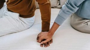 How to Manage and Help a Relationship with an Alcoholic